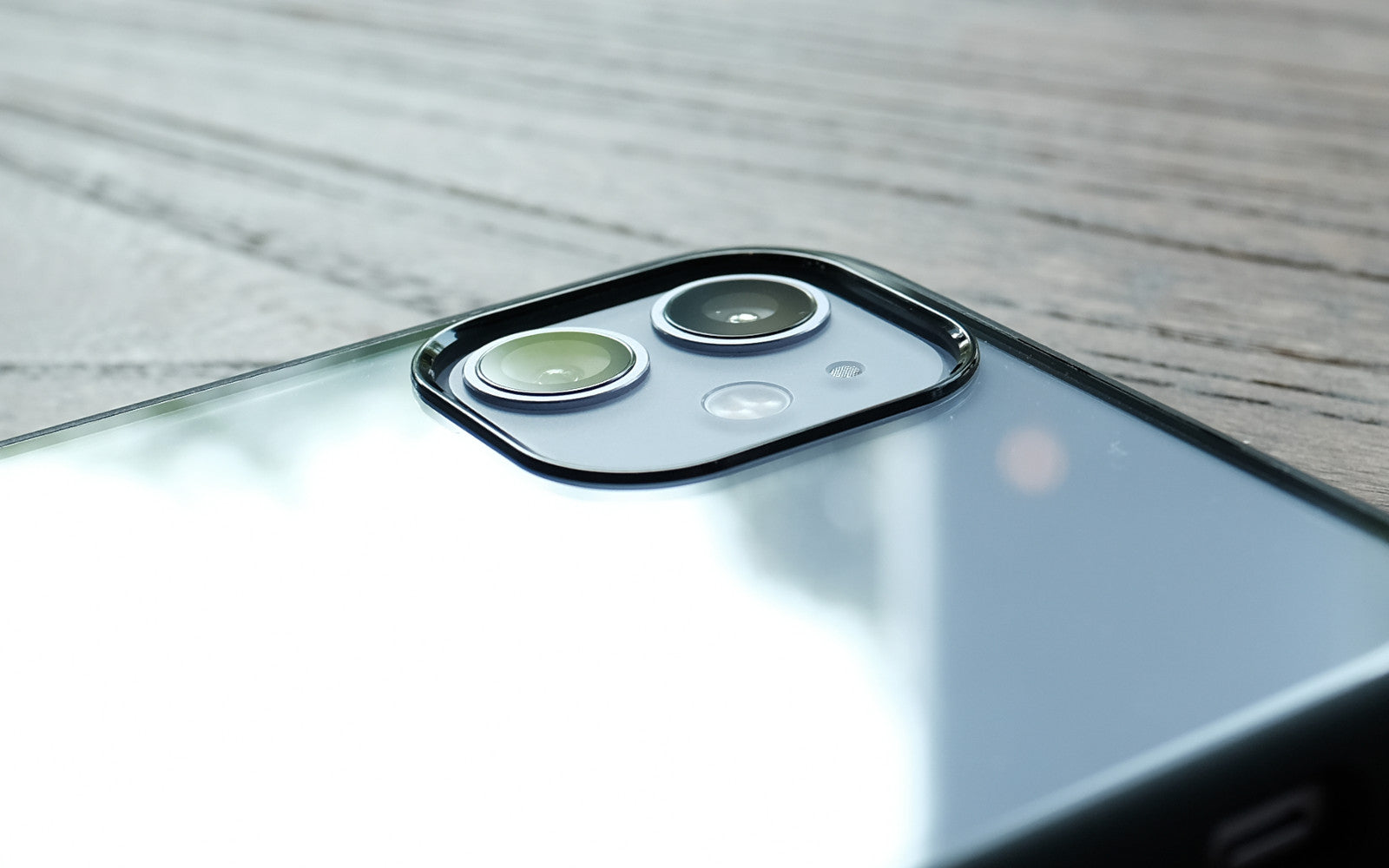 Bare Armour - Minimalist Shock Resistant Case for iPhone 11 - Camera Lip