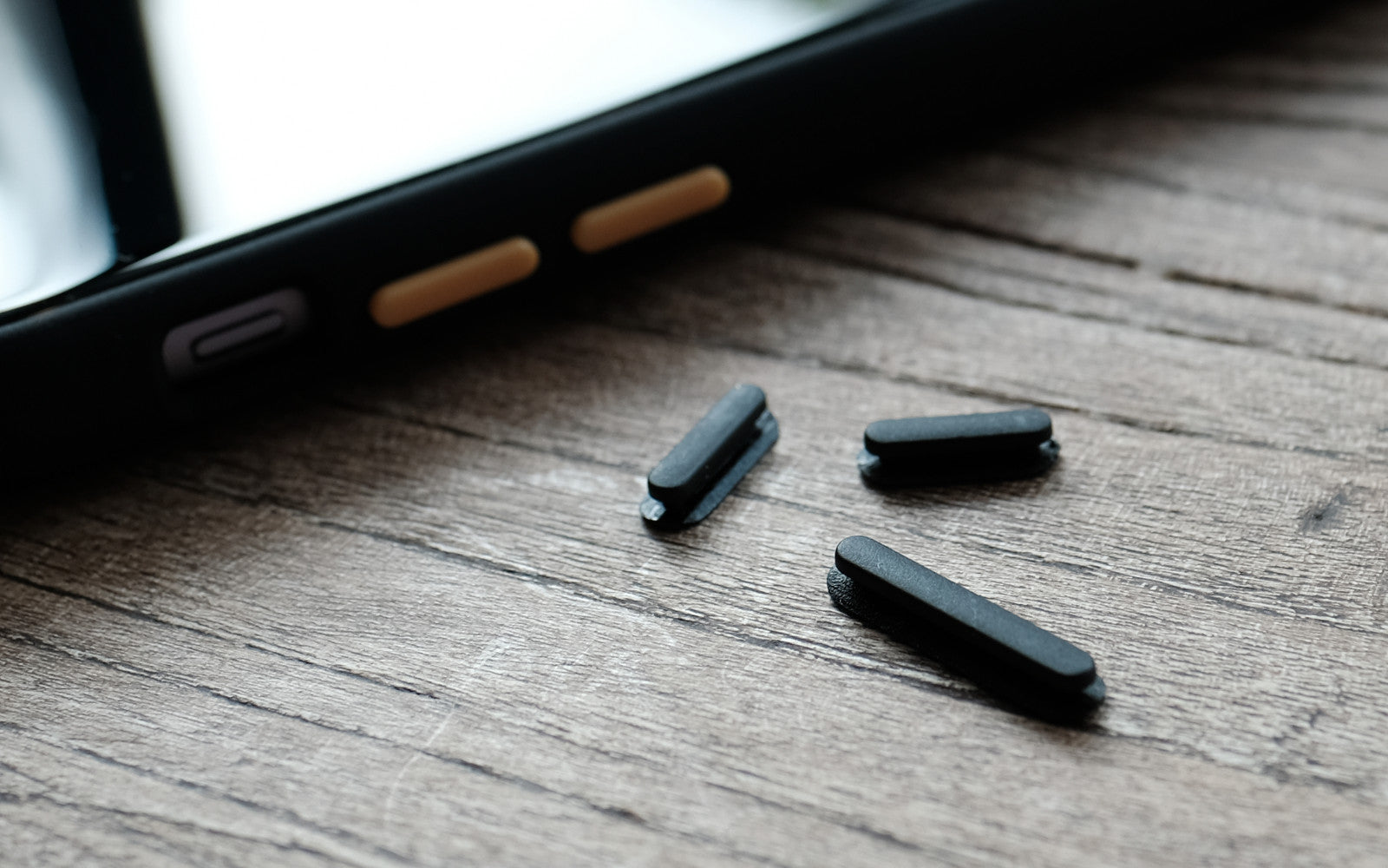 Bare Armour - Minimalist Shock Resistant Case for iPhone 11 - Extra Colour-Matched Buttons