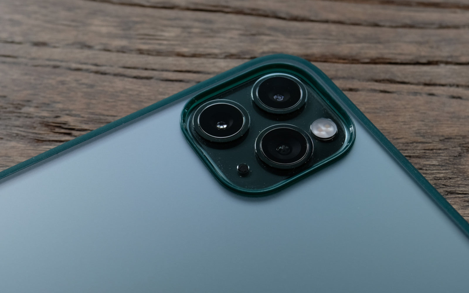 Bare Armour - Minimalist Shock Resistant Case for iPhone 11 Pro and 11 Pro Max - Camera Lip