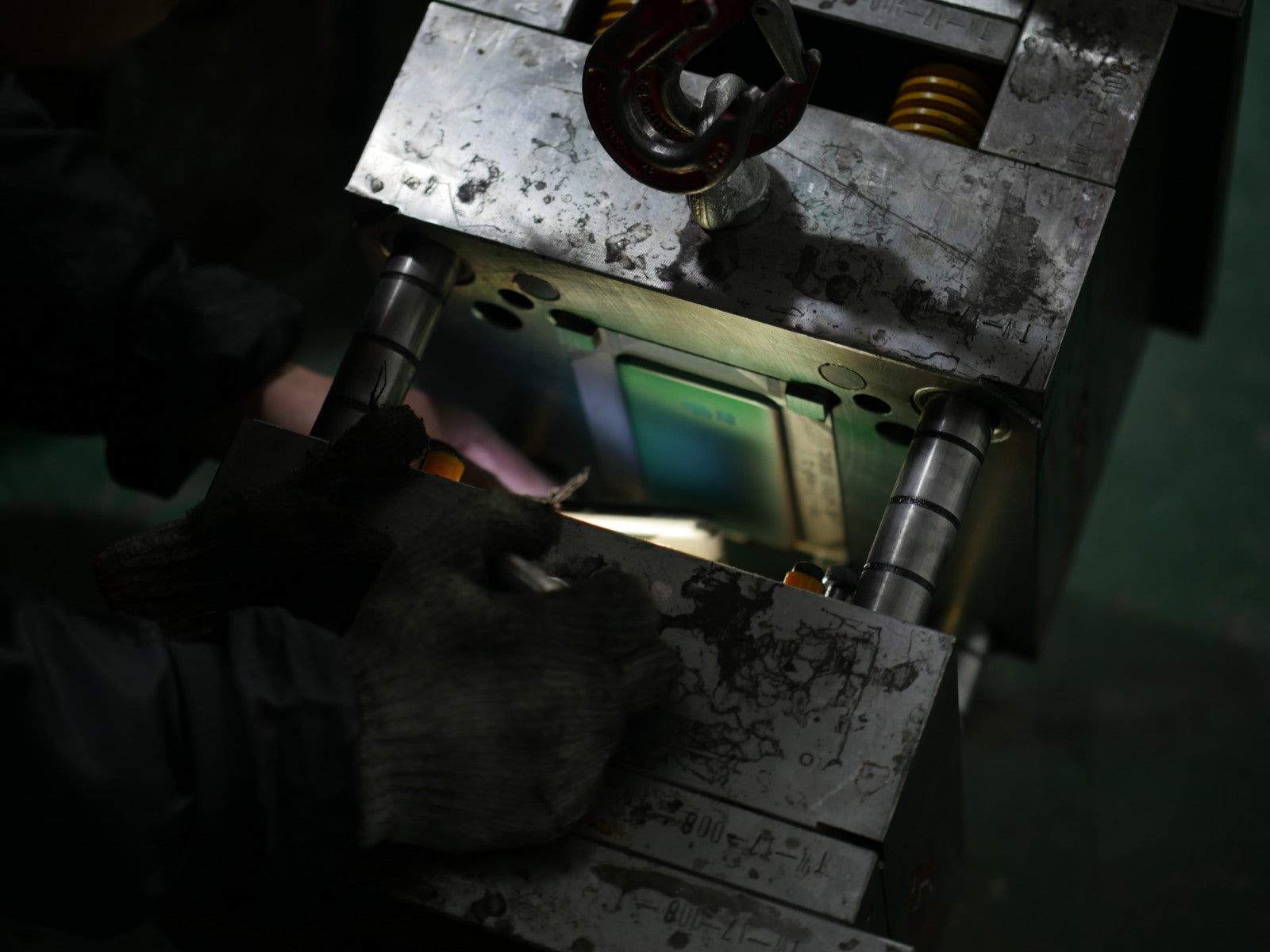 Bare Cases - How Naked is Made