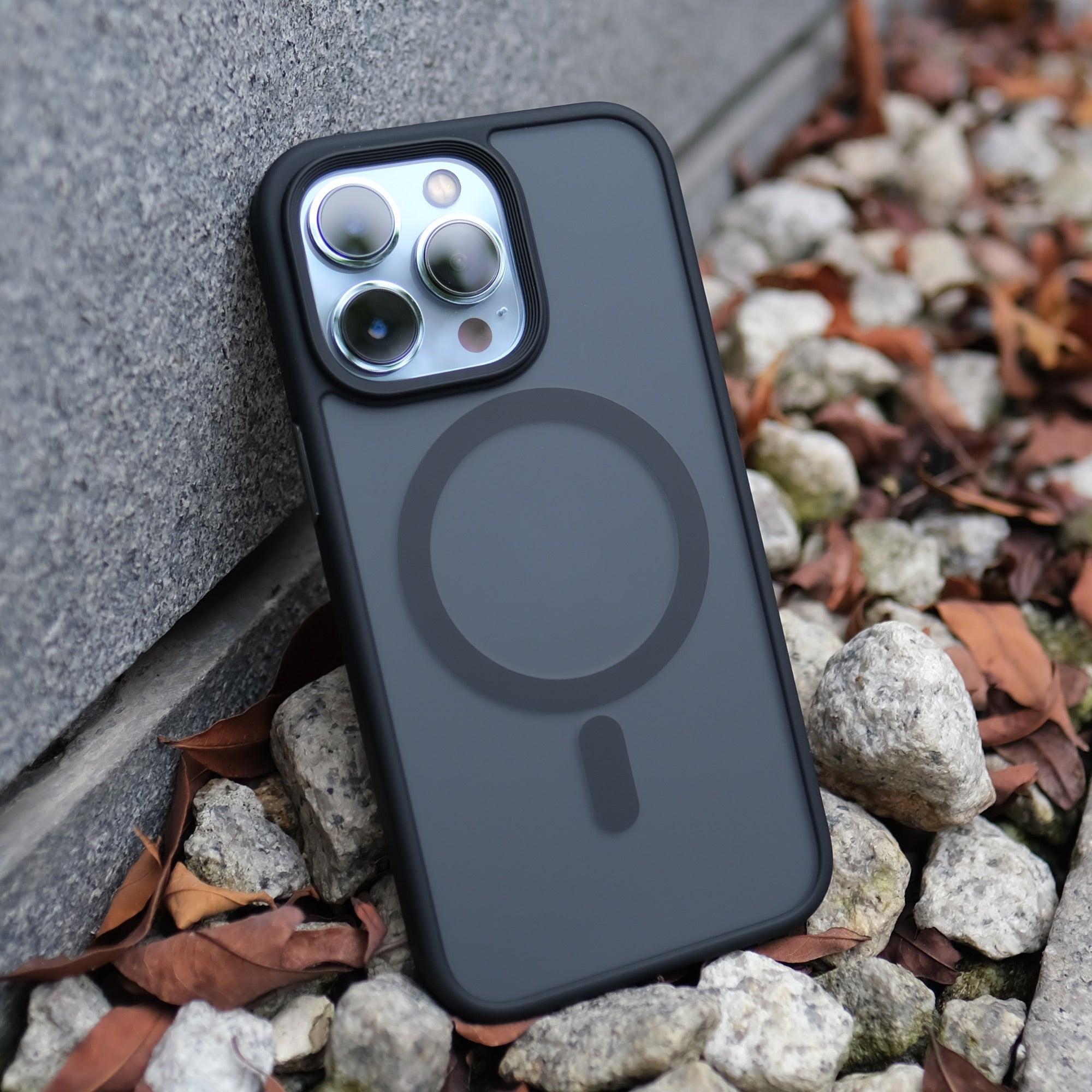 Bare Armour - Minimalist Shock Resistant Case with MagSafe for iPhone 13 Pro Max - on Ground - Sierra Blue